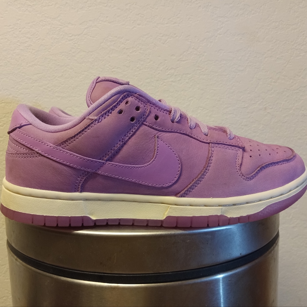 Nike Dunk Low Women's 7 Purple Streetwear Hip Hop Retro